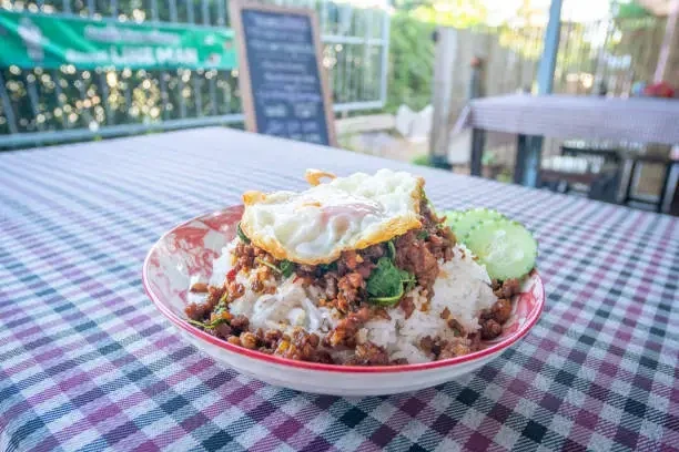 Delicious Turkish Cuisine in Istanbul: Complete Food Guide 2025